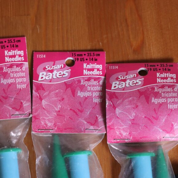 Lot of knitting needles for the avid or beginner knitter, sizes: 8, 11, 19 - Picture 9 of 9